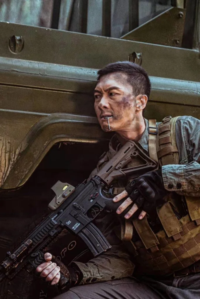 王浩信今次為了角色付出不少,剪了一頭超短髮外,每日拍攝都有打戲,真是少點體力也應付不來。