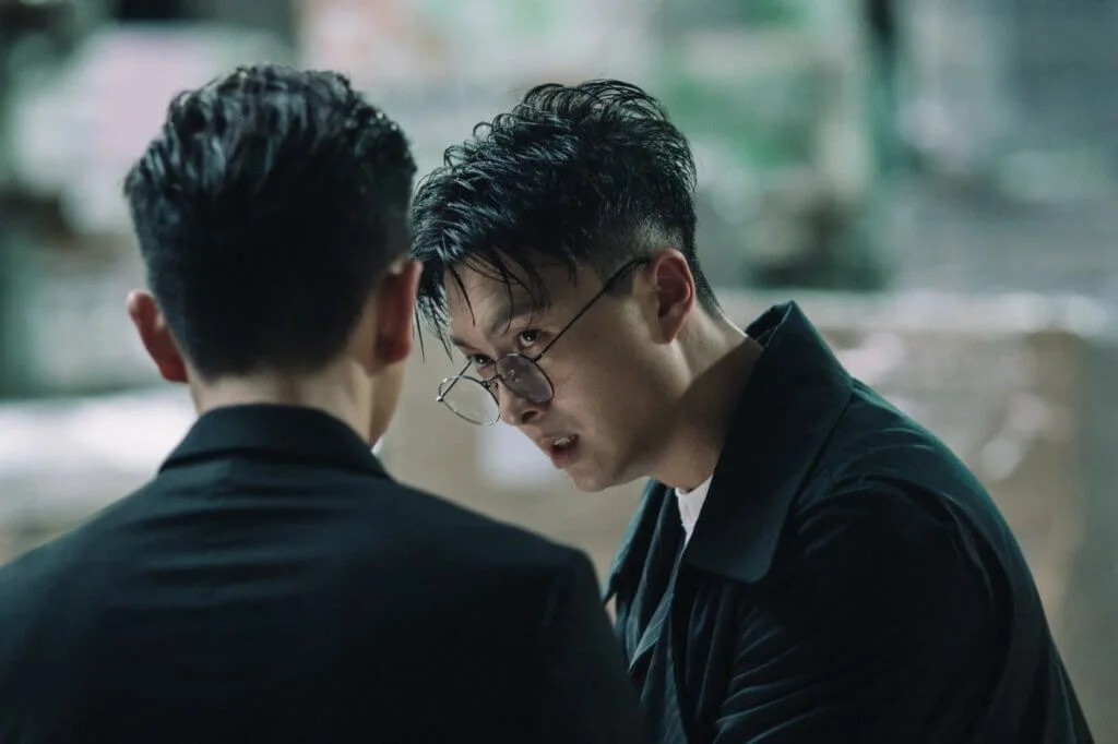 近幾年少有做奸角,在《非凡三俠》中演一個有心理陰影的壞人,在造型上更花了心思扮兔唇。