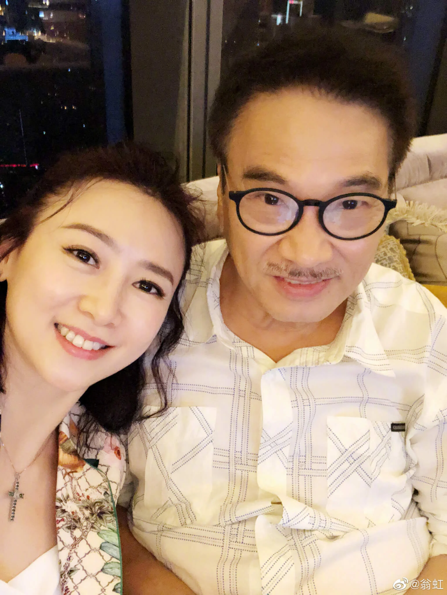 翁虹昨日得悉達哥病重,與同事一起為他祈福禱告。