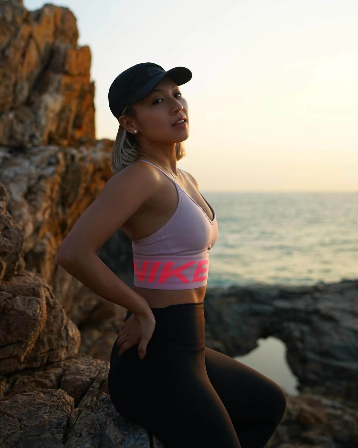 去年生日，鄭融只相約幾位好友行山看日出。