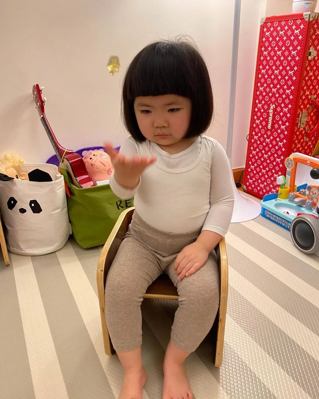 Lucy憑着可愛又趣怪的日常俘虜21萬粉絲