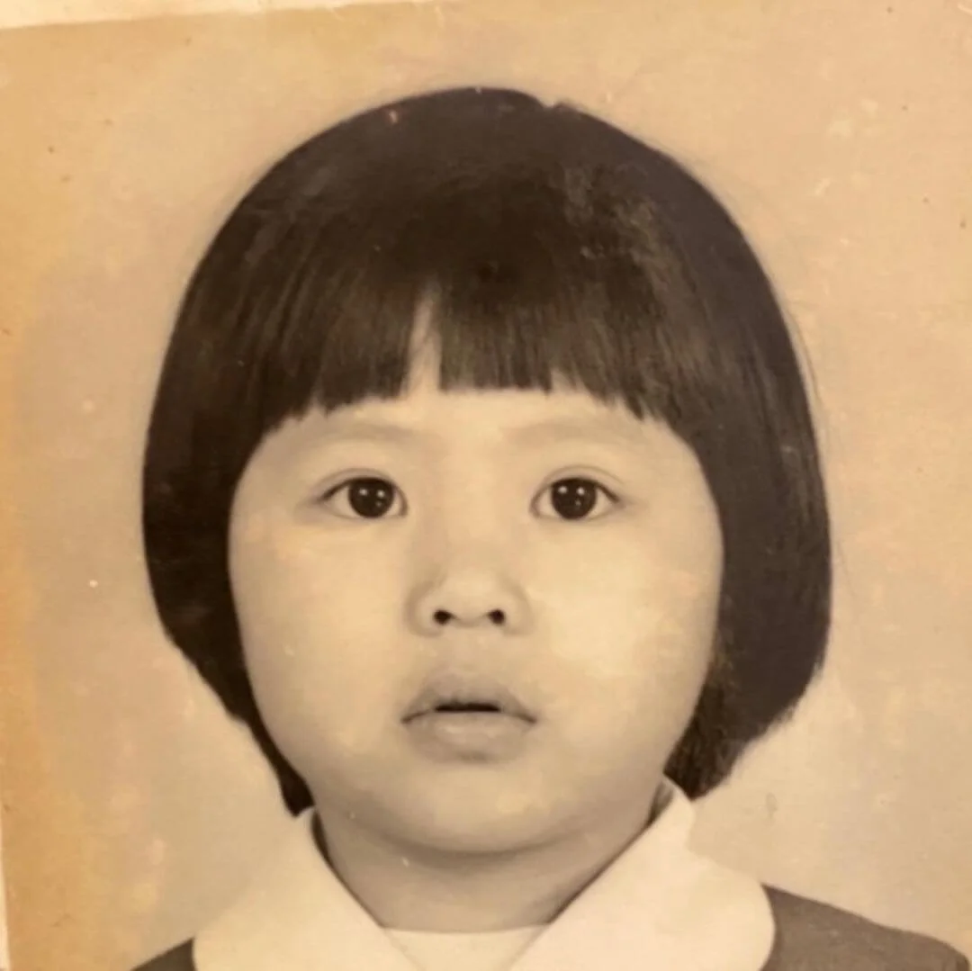 李媽媽梁志瑩的童年照