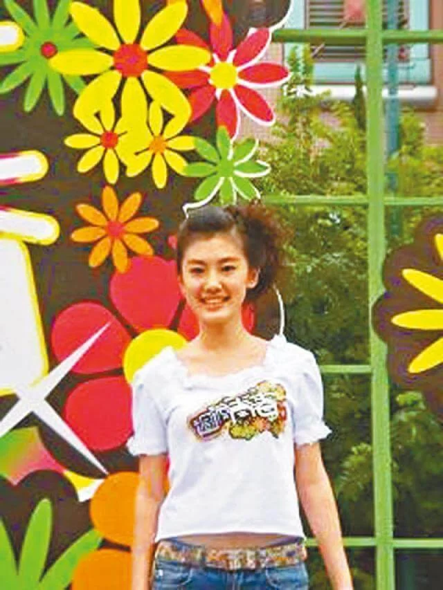 蔣家旻初出道拍港台劇《過渡青春》的造型