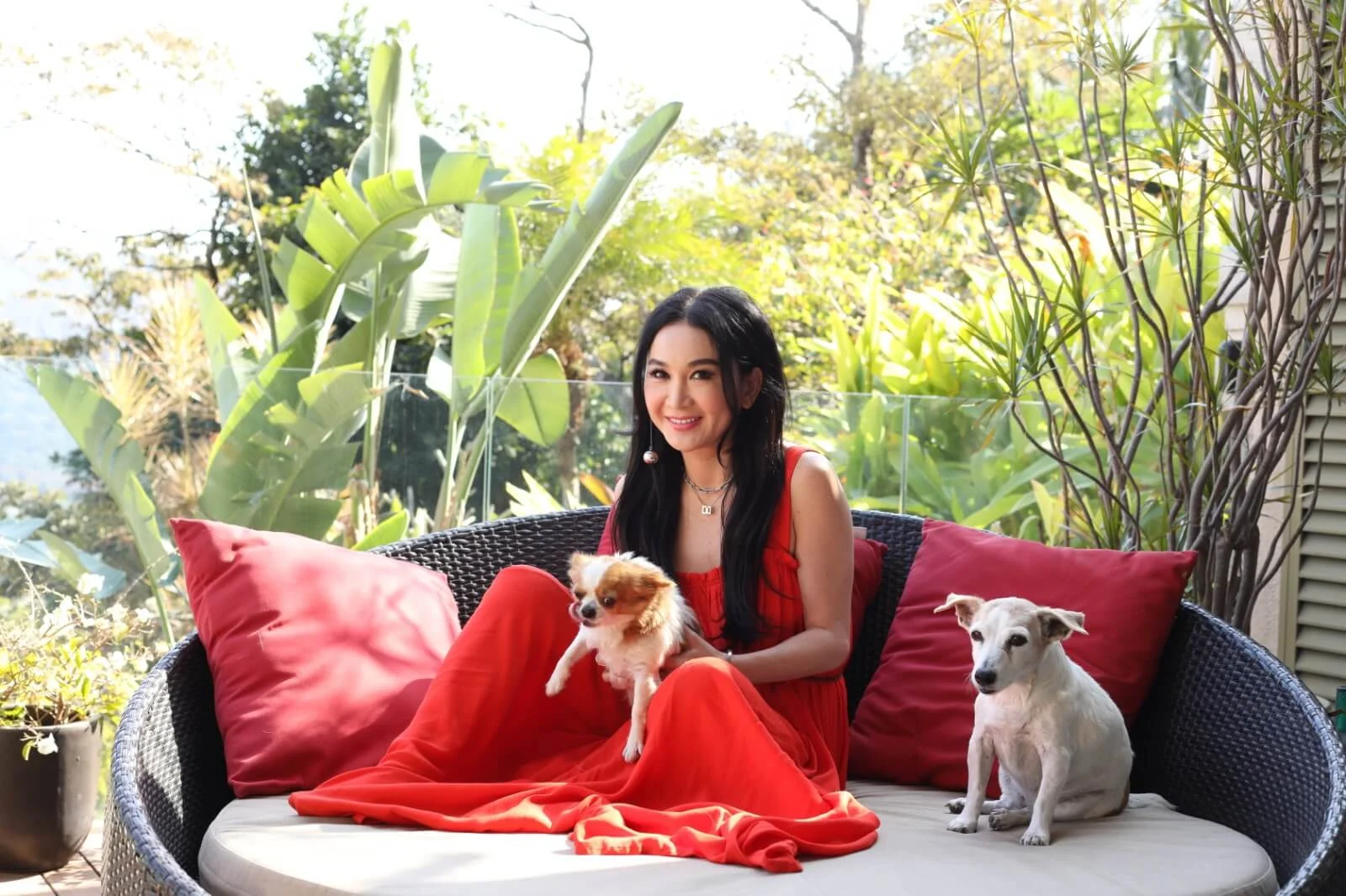 溫碧霞現在家裏已有兩隻愛犬。