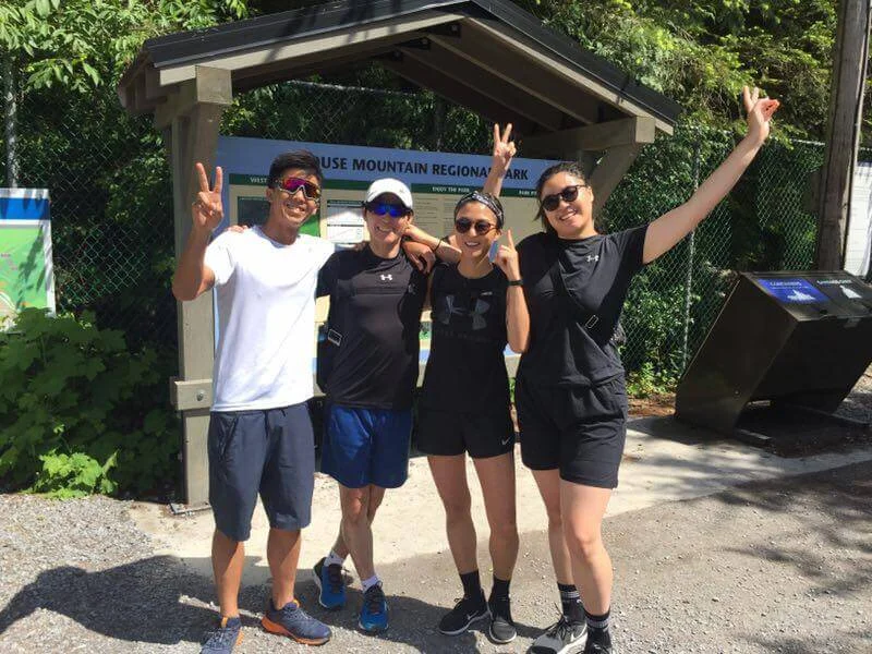 張國強的長子做導演、二女做大廚、三女做歌手,各有所長。