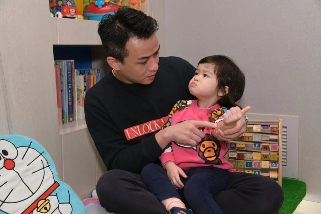 兒童不宜用含色素或香料的護膚品 