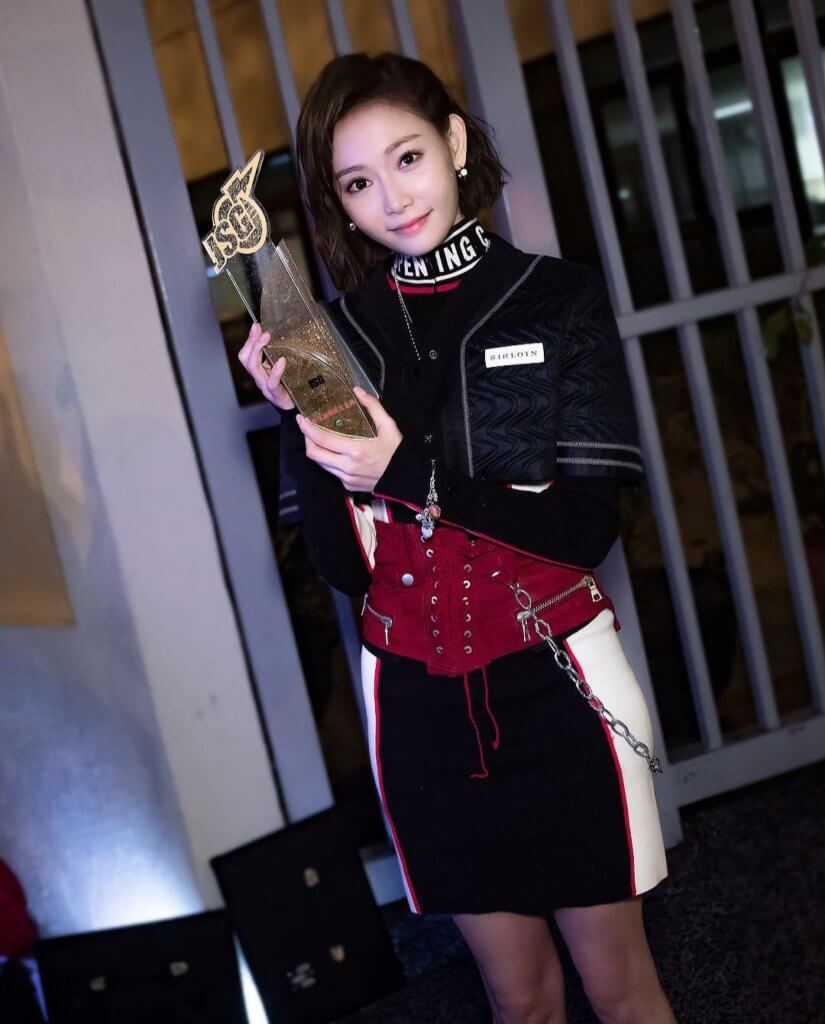 趙慧珊去年單飛發展不俗，獲頒新城勁爆躍進歌手及《2020年度勁歌金曲頒獎典禮》的年度最佳進步獎金獎。