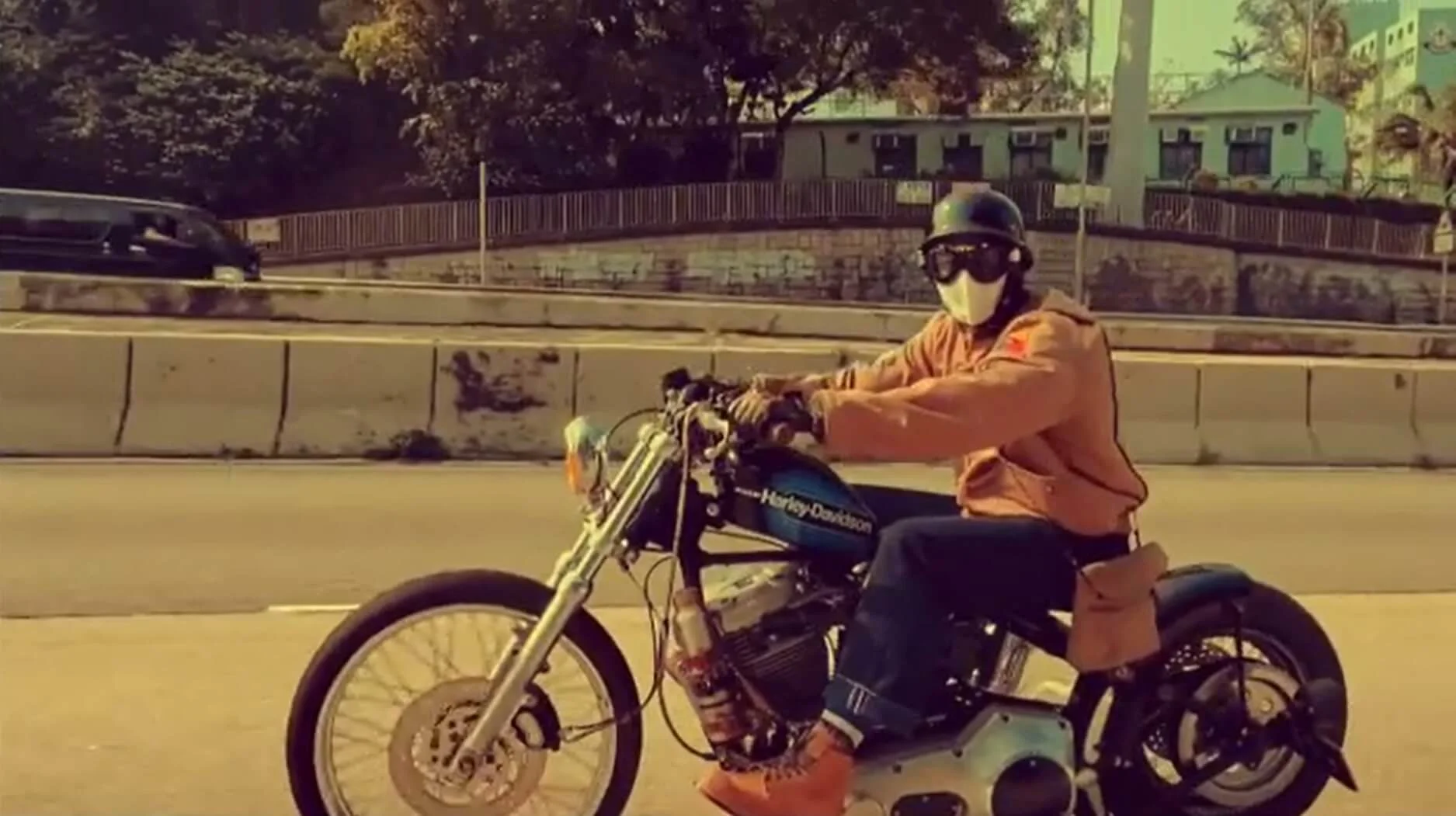 張繼聰於今日白色情人節繼續陪愛車