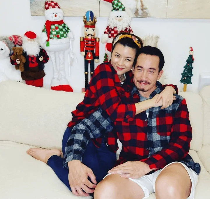 每次談起Aimee，他都大讚太太能幹，是名副其實的Superwoman！ 