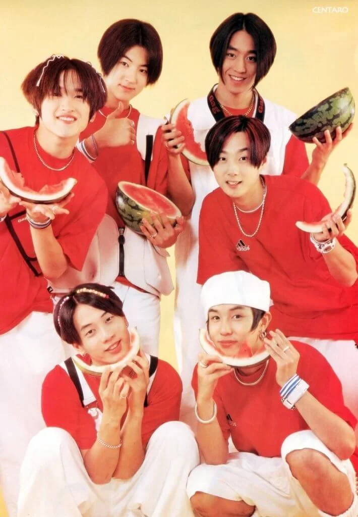 出道早期的神話俘虜萬千少女粉絲,○一年的《Hey,Come On!》一曲更是街知巷聞。