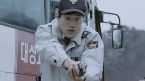 在一○年的電影《黃海》中，李熙俊飾演戲分不多的警察。