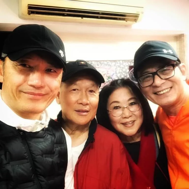 發哥晨運隊包括三哥、劉江、黃日華，亦造就83年版《射鵰英雄傳》的楊康、完顏洪烈、包惜弱、郭靖的重聚。