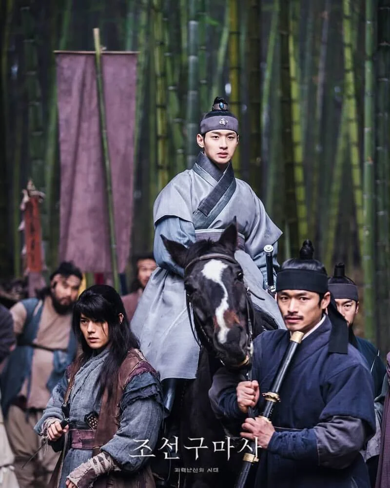 張東潤為了要拯救百姓，領軍出戰生屍。