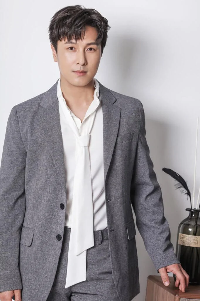 金烔完被Eric批評後也不甘示弱回應,可幸二人最終火速見面為事件降溫。