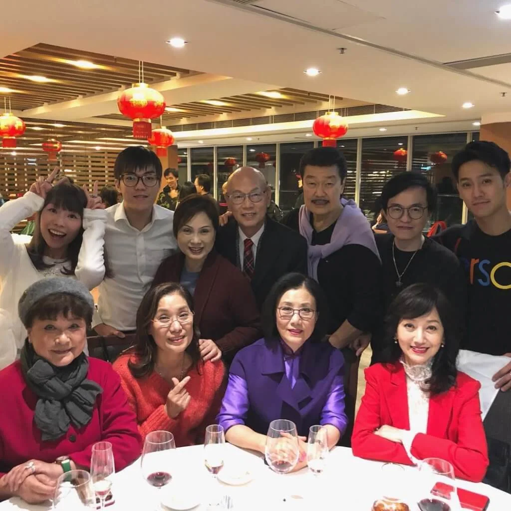 楊盼盼相約昔日無綫三大花旦汪明荃、黃淑儀及趙雅芝飯敘,最難得是大家與另一半及下一代一起出席。