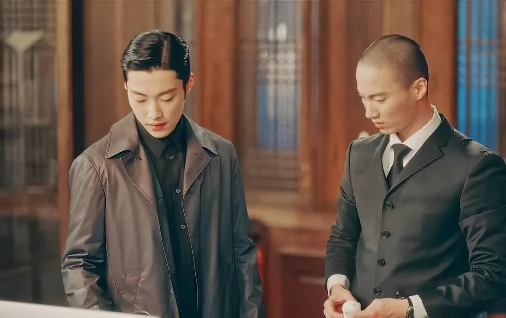 李洪耐在《The King》中跟侍衞長最多戲,而光頭造型是他想突出一點。