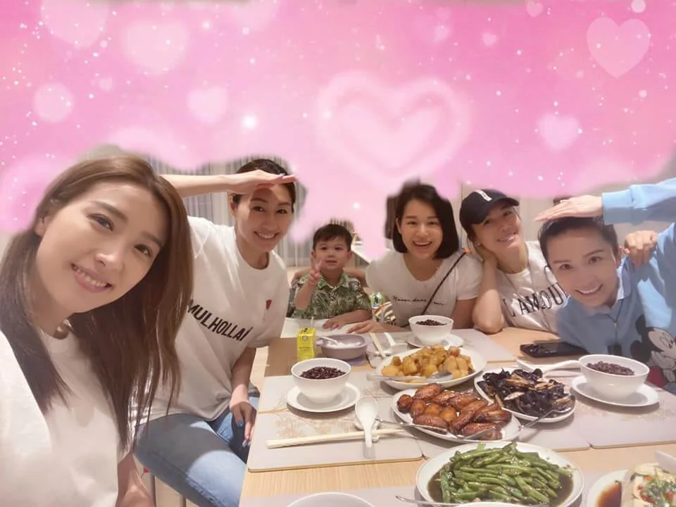 「胡說八道會」相繼結婚生子，令成員愈來愈多，絕對是開心事。 