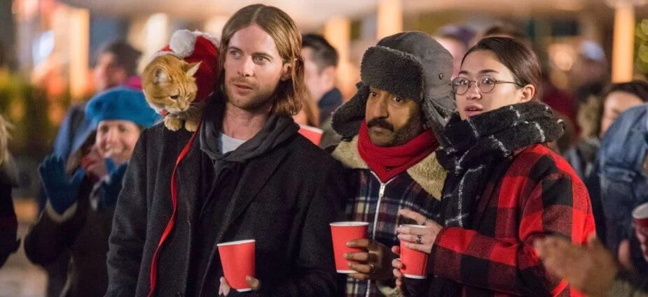 男主角仍未脫貧時,幸有雜貨店老闆及女性好友的支持。