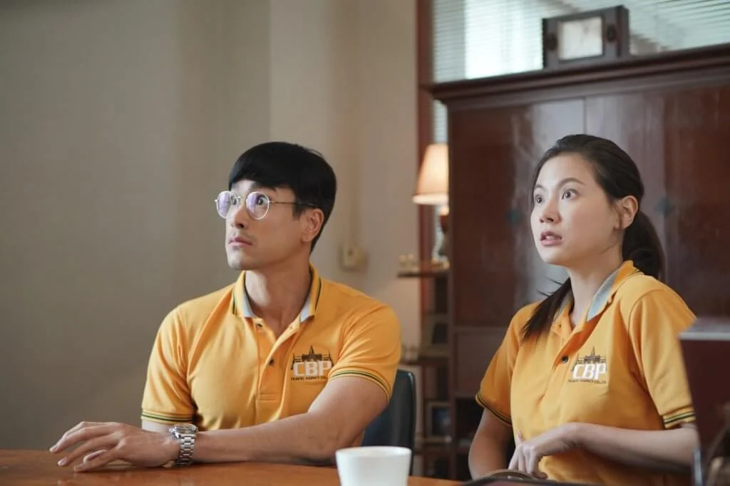 Barry與平采娜片中扮鬼扮馬，十分合拍。