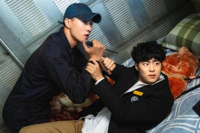 李洪耐原本並未獲得試鏡邀請,得趙炳圭力薦而成功憑實力打動導演。