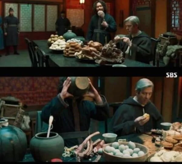 劇中出現中式食物，包括中國餃子、酒和月餅，被指對中國文化影響的描述不準確。