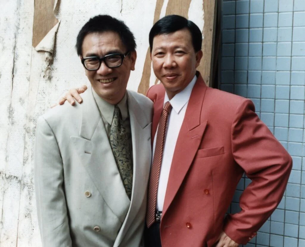 填詞大師黃霑對尹光的通俗歌曲甚為欣賞，兩人一見如故。