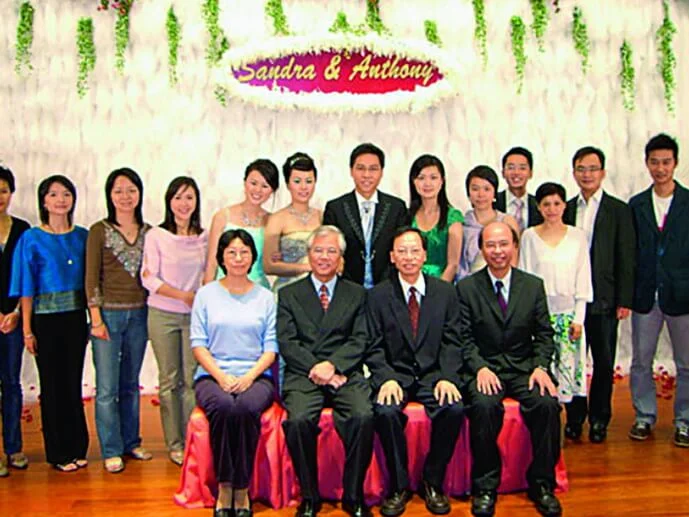 方東昇○六年迎娶主播吳先瑩的妹妹吳先玲,在龍堡國際賓館筵開三十多席。