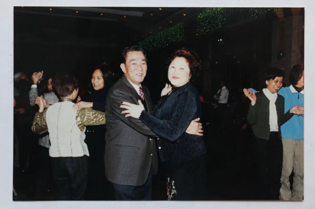 周太太性格低調難得陪丈夫出席圈中活動