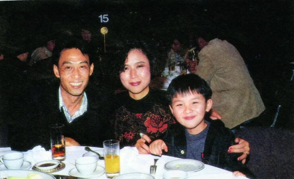 棠哥和太太離婚後，兒子黃榮璋曾和媽媽生活，直至0五年媽媽癌病去世後，才開始與棠哥生活。