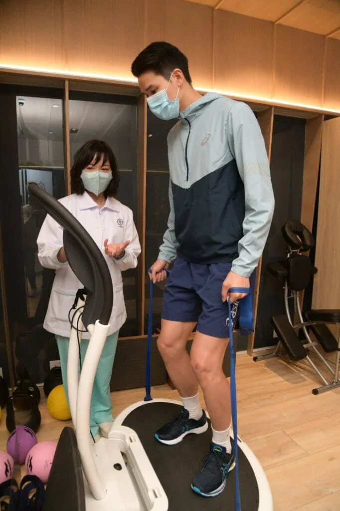 郭醫生指正常情況下,戴口罩做運動並不會增加氣胸風險。