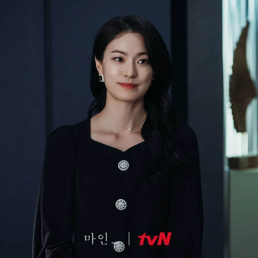 玉子妍飾演的家教老師不單止是小三，更是李寶英繼子的生母。