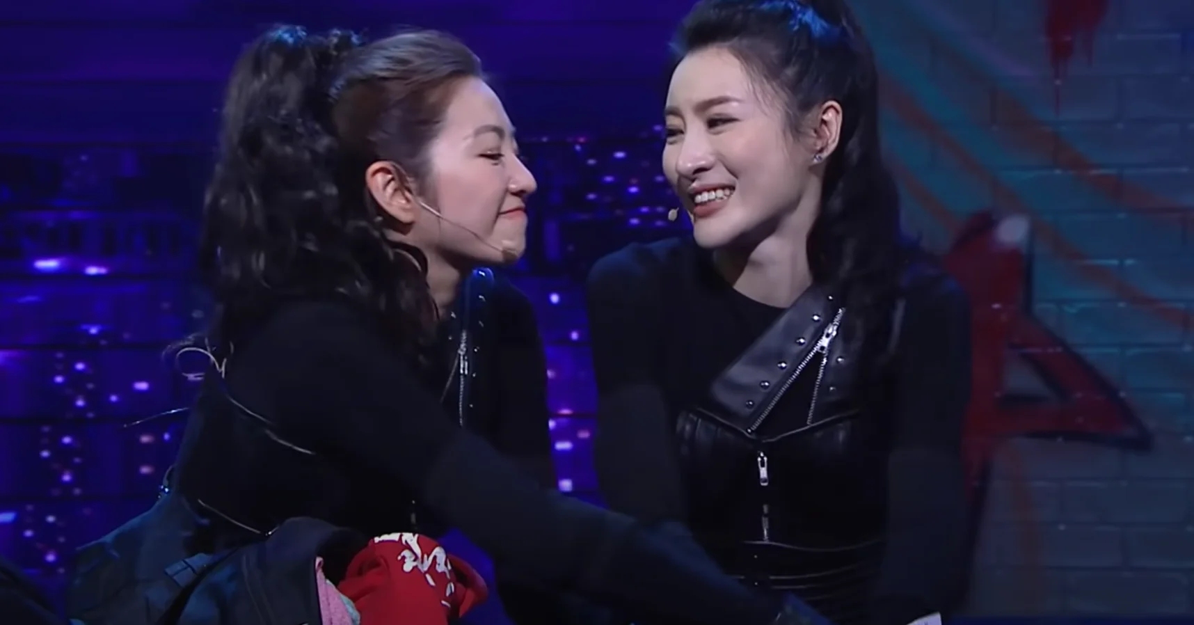 早前她與陳自瑤於《開心大綜藝》演短劇時，二人瞬間流出真眼淚，林夏薇更是眼水鼻涕齊流，演技被讚。