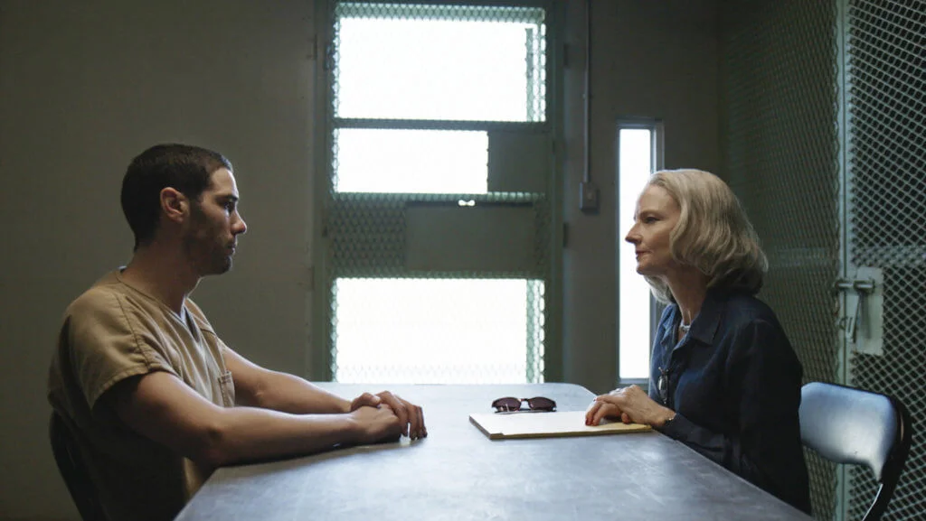 化老妝的茱迪科士打在《誣罪審判》飾演辯護律師,為男主角鍥而不捨追尋公義。