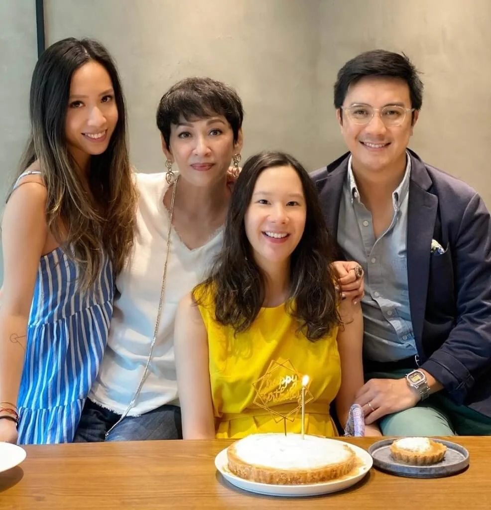余安安與女兒:(左起)次女文騫、長女文琪及女婿Jeremy。