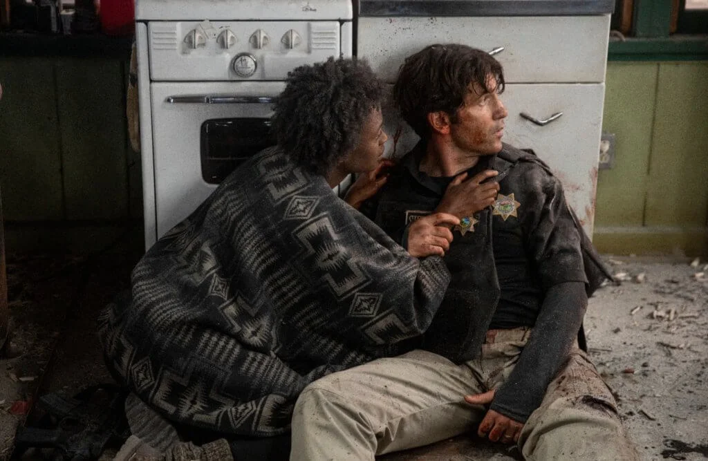 片中一名懷孕黑女子非常打得,又勇救白人警長丈夫,被指安排過分刻意。