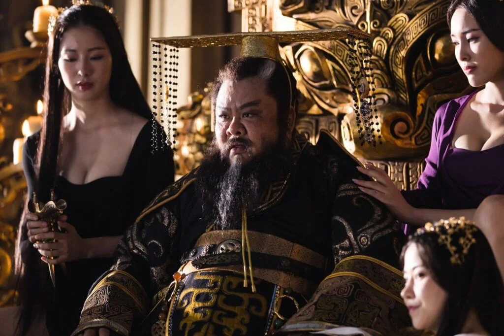 林雪笑指妃子將好的提子自己吃,爛的就鍡給他吃,真可惡﹗