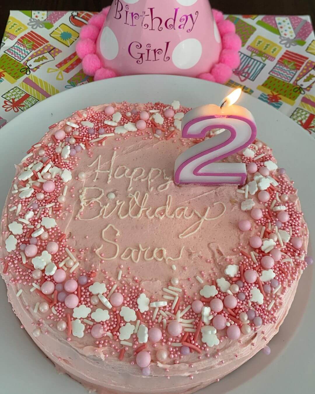 在囡囡生日時，婷婷曾親自製作蛋糕。