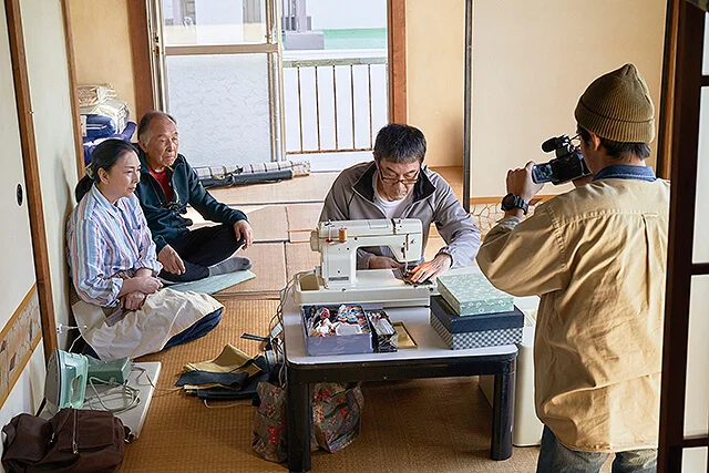 橋爪功和尾芽衣子力助役所重投生活,充滿人情味。