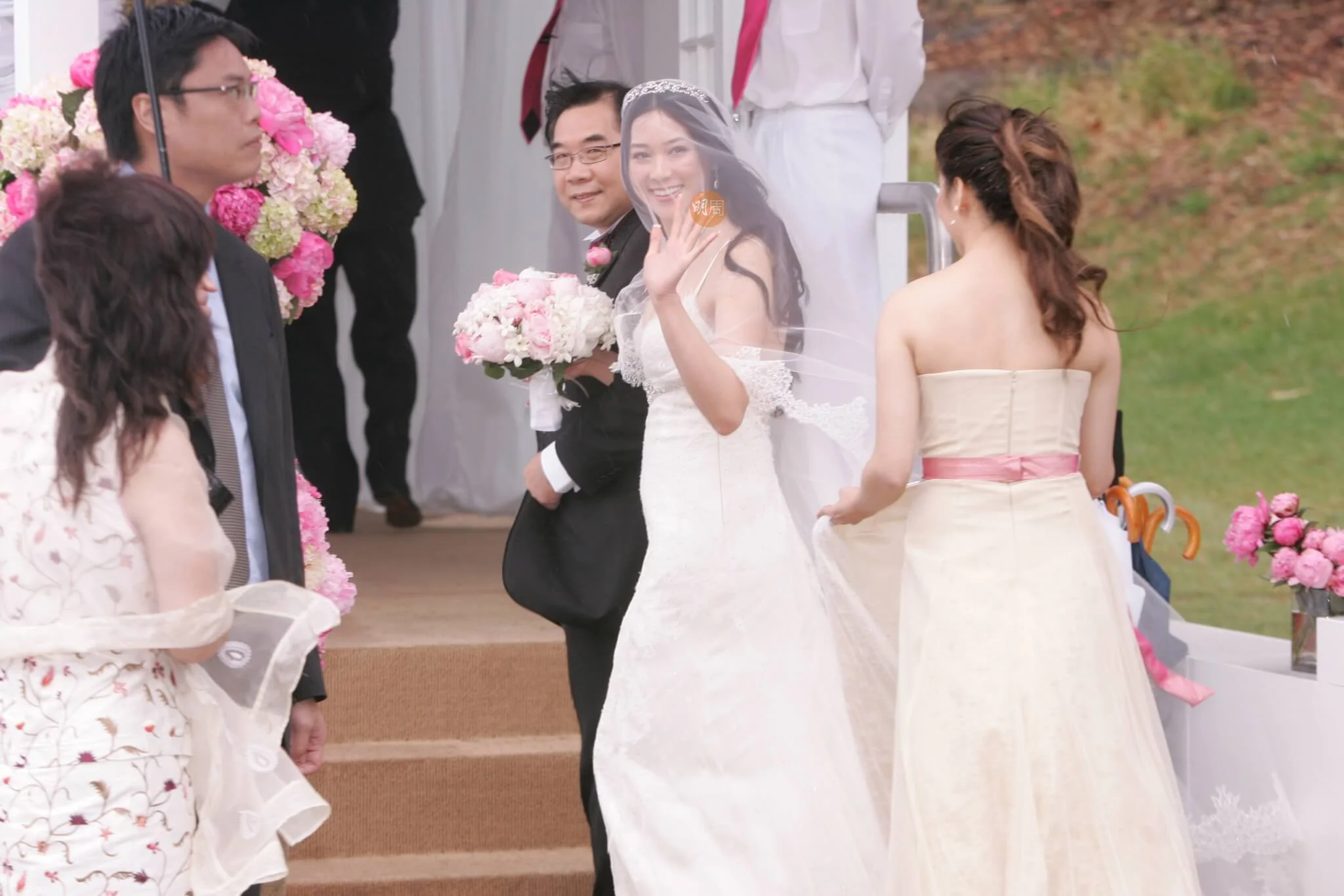 當年今周 07年7月17日 千億新抱 徐子淇誕金豬女四叔李兆基派千萬利市給員工 本地 明周娛樂 當年今周 07年7月17日 千億新抱 徐子淇誕金豬女四叔李兆基派千萬利市給員工 本地 明周娛樂