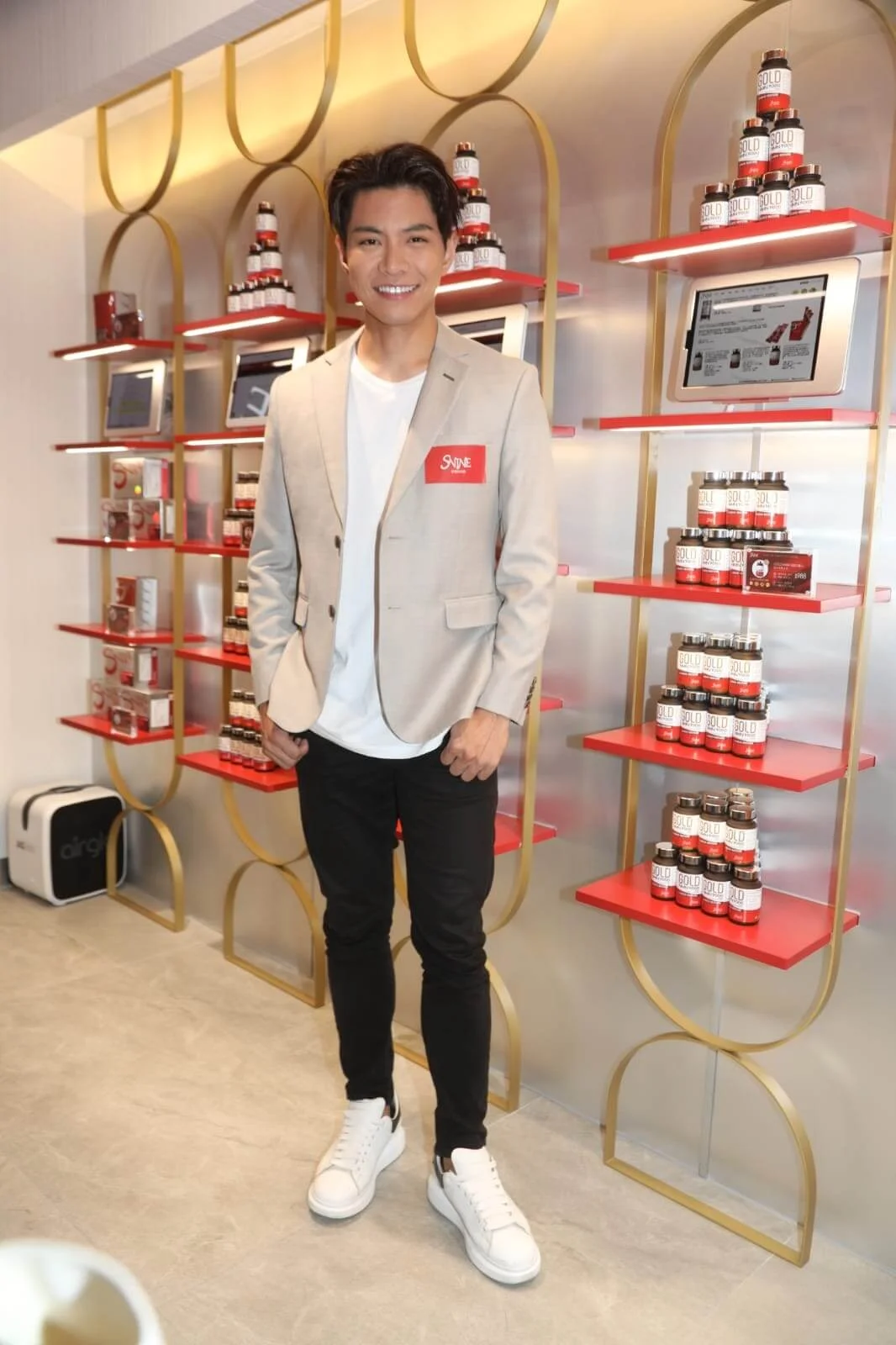 龔嘉欣接受未婚生仔羅天宇傳短訊關心苟芸慧 本地 明周娛樂 龔嘉欣接受未婚生仔羅天宇傳短訊關心苟芸慧 本地 明周娛樂
