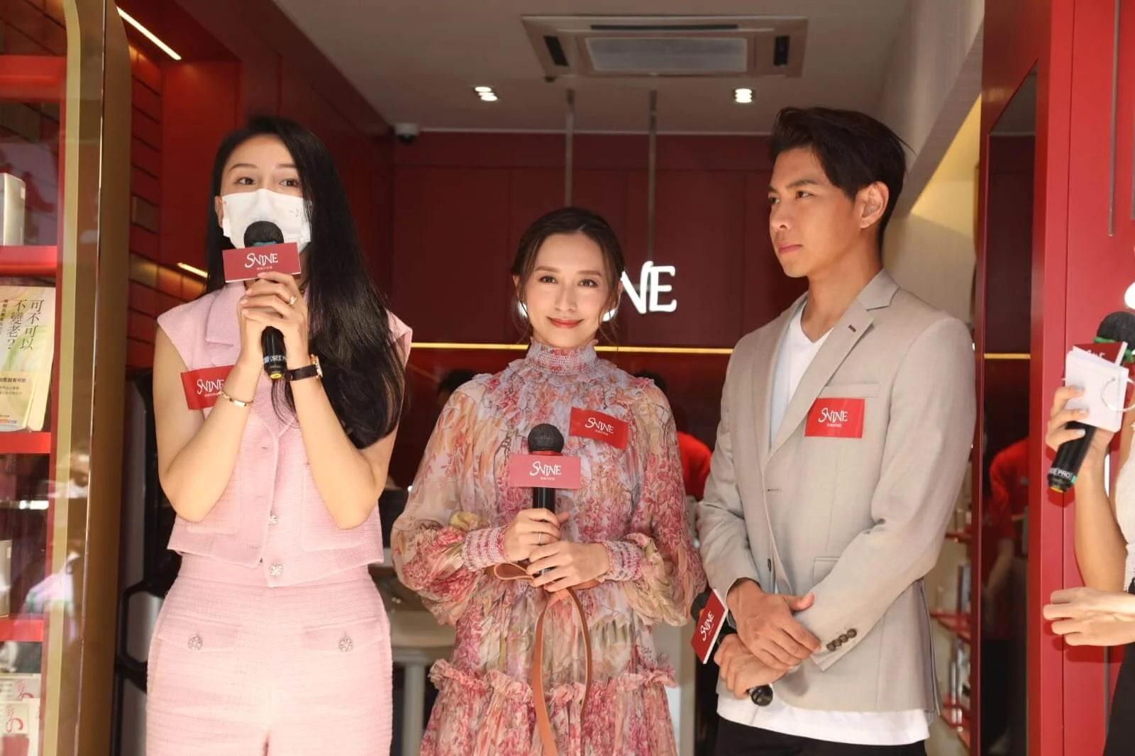 龔嘉欣接受未婚生仔羅天宇傳短訊關心苟芸慧 本地 明周娛樂 龔嘉欣接受未婚生仔羅天宇傳短訊關心苟芸慧 本地 明周娛樂