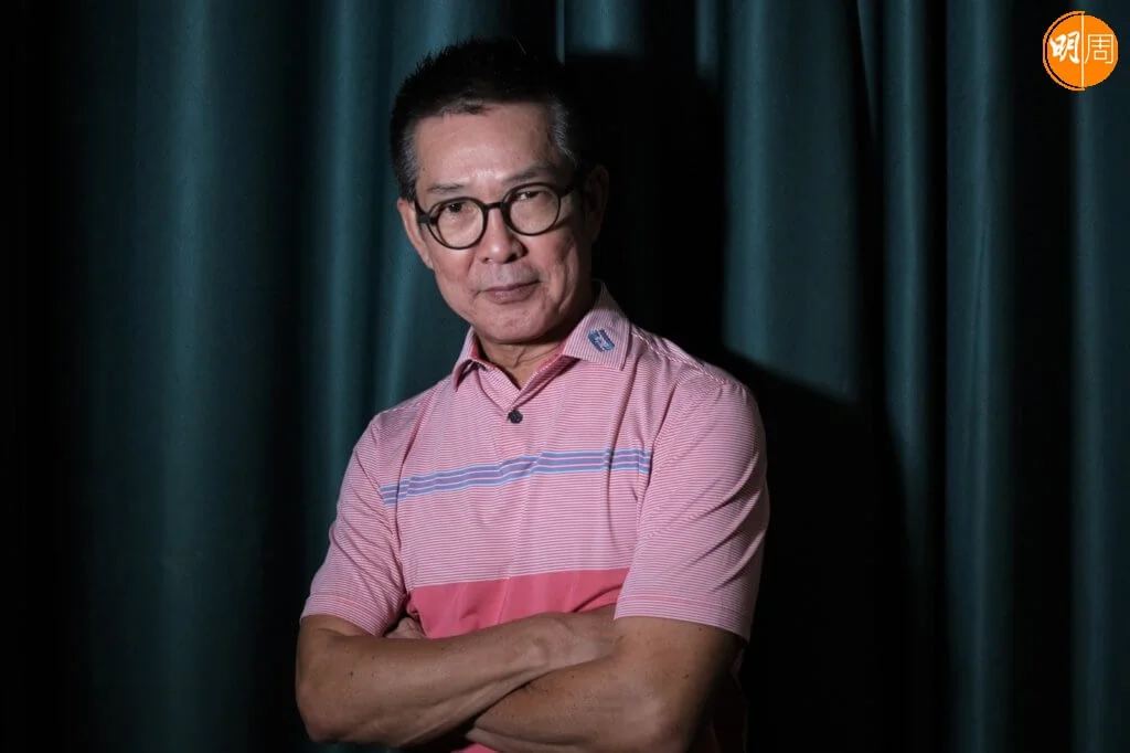 元彪一向重視家庭,與太太彭秀霞育有一對子女,十分恩愛。