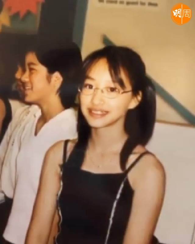 陳瀅在加拿大長大，曾是一位戴眼鏡女孩。