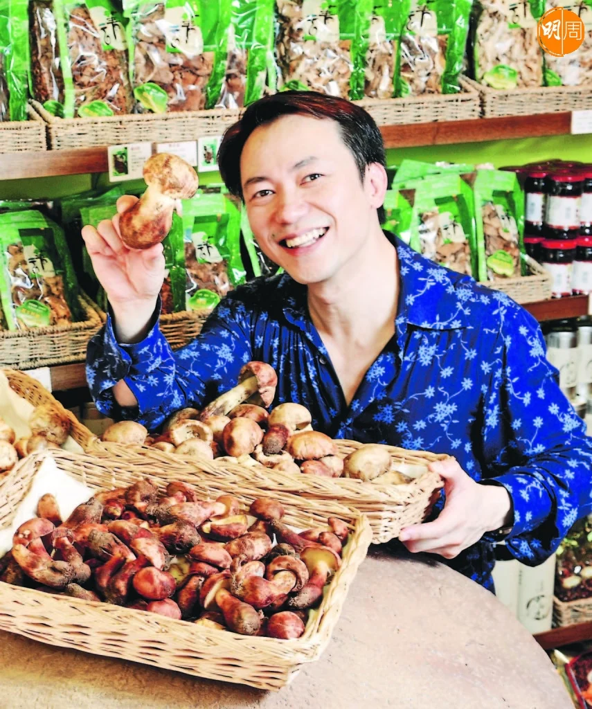 張錦祥曾主持男人廚房專欄，教讀者買食材。