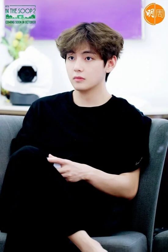 《In the SOOP 2》正在拍攝中，劇組近日上載成員 V 的照片。