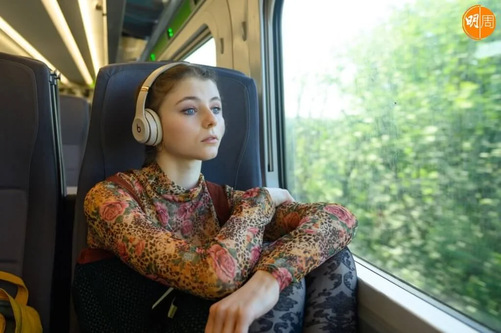 女主角湯瑪仙飾演來自現代英國小鎮的少女,走到倫敦時裝學院,一圓夢寐以求美好心願。