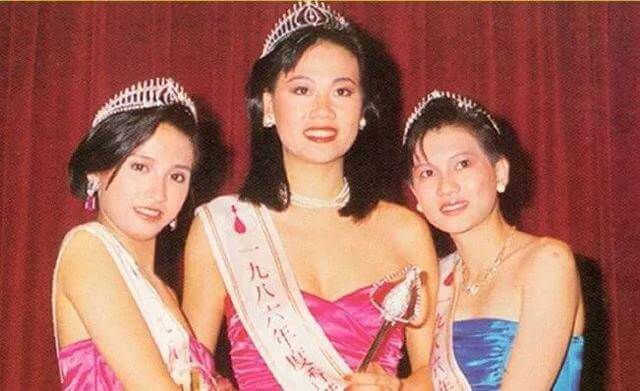 吳婉芳18歲時當選港姐亞軍，同時獲得最上鏡小姐及才華小姐，成為史上首位三料港姐。