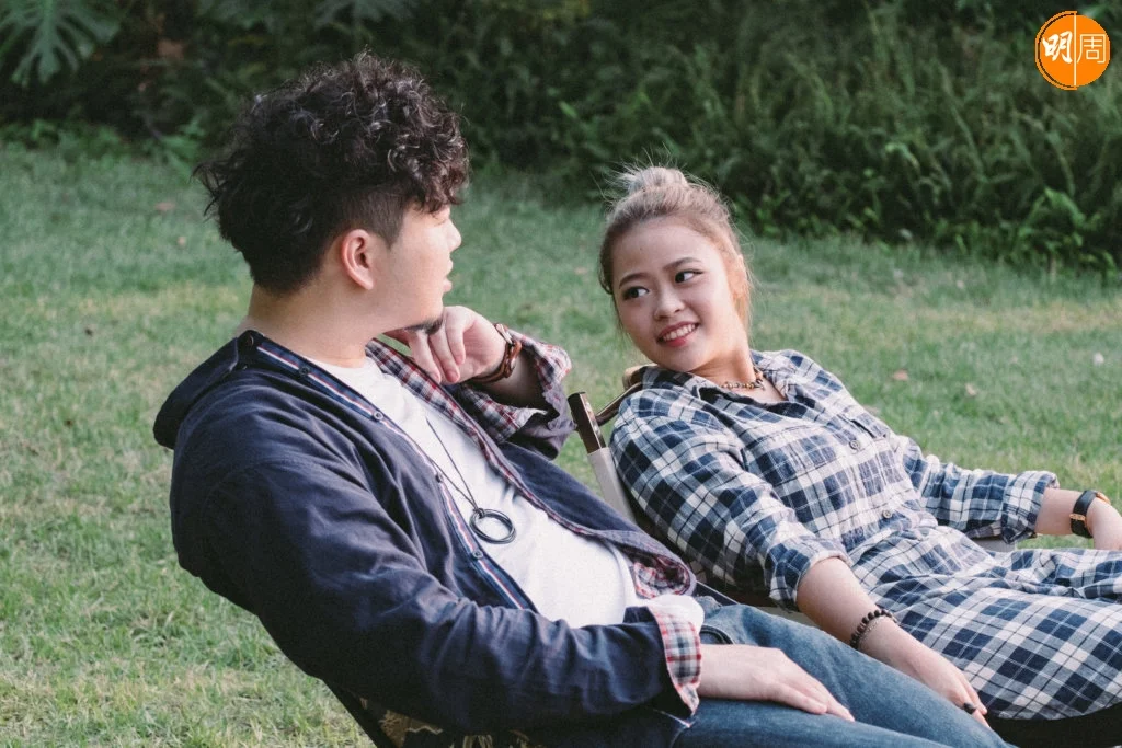 Pollie與Jonathan於大學時認識,兩人一拍即合,同樣喜歡音樂。