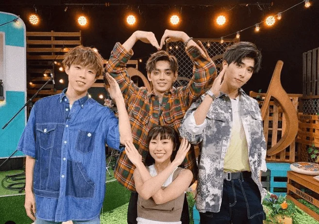 麗英與男子跳唱組合P1X3L是樂壇生力軍,有不少支持者。