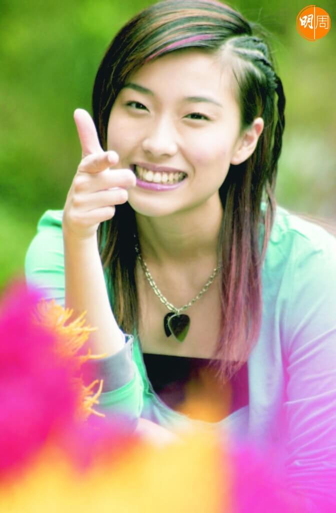 姚子羚做TVB 8國語頻道主持時，青春可人，但跟現在的她分別頗大。